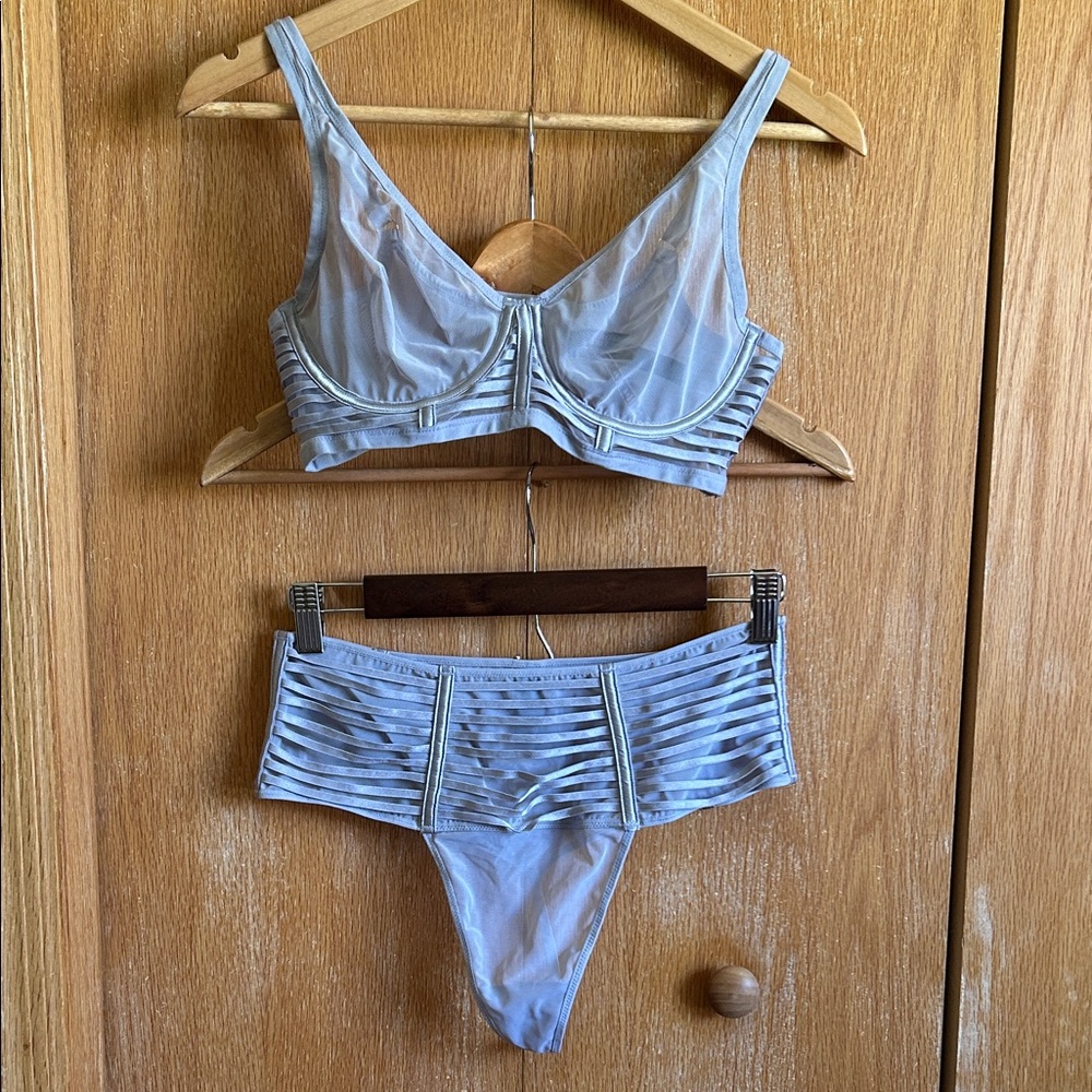Victoria’s Secret Unlined Plunge High Waist Thong Matching Set